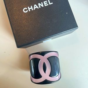 Chanel Authentic CC Logo Black and Pink Cuff - Small